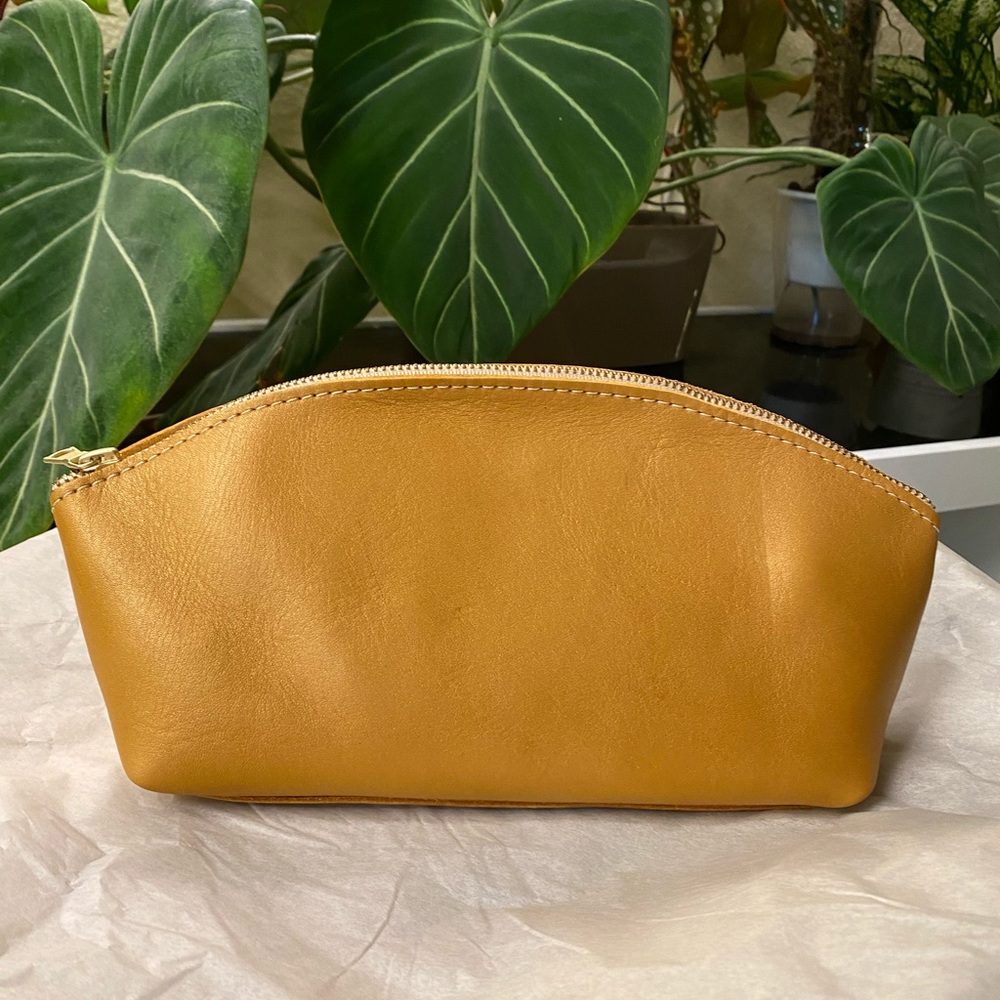 NWOT Total Eclipse Makeup Bag Honeycomb